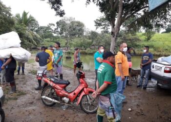 Catadores de materiais recicláveis, em Itabuna, recebem EPIs