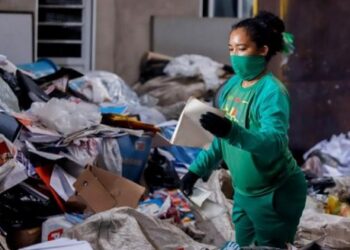 Uso de sacolas retornáveis estimula o debate sobre alternativas sustentáveis
