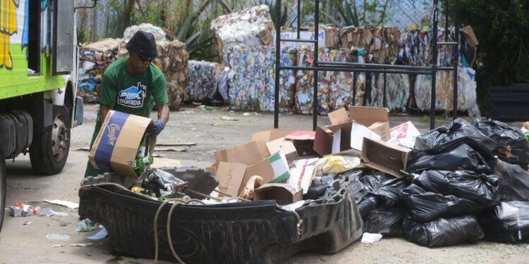 Catadores do ‘Bolsa Reciclagem’ usam valor para a realização de sonhos