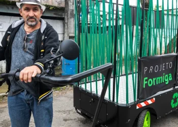 Carrinho elétrico para profissionais de reciclagem pode rodar em 2023