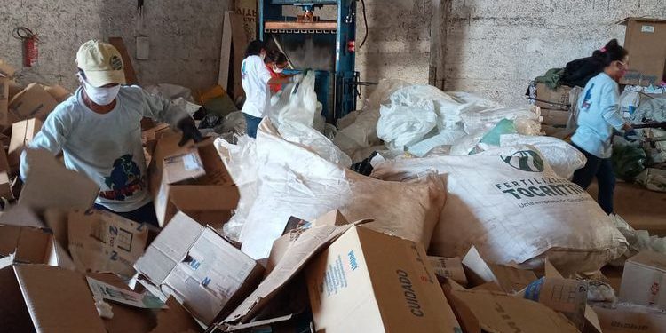 Quase 34 toneladas de resíduos foram encaminhados para a reciclagem em outubro