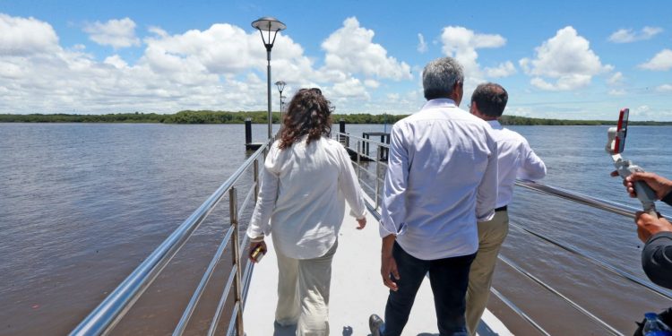 Em visita do governador, Jaguaripe é contemplado com entrega de escola de tempo integral e terminal turístico