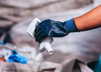 Cooperativas recebem novos equipamentos para fortalecer programa de reciclagem