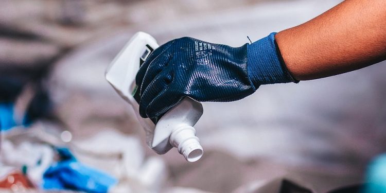 Cooperativas recebem novos equipamentos para fortalecer programa de reciclagem