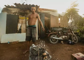 Valendo “ouro” na pandemia, preço de recicláveis cai e dificulta vida de catador