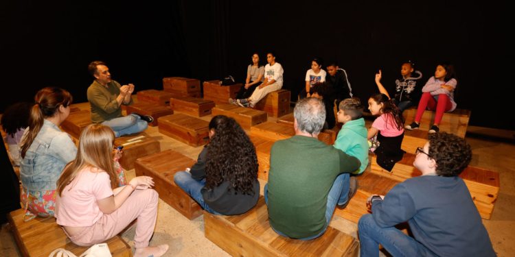 Comitê das Crianças: reunião debate sobre meio ambiente e reciclagem