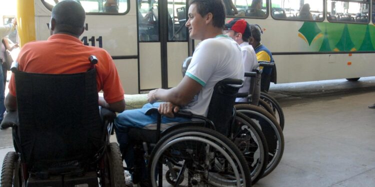 “cidades-sao-hostis-as-pessoas-com-deficiencia”,-afirma-secretaria