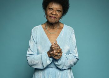 aos-88-anos,-alaide-costa-e-uma-das-homenageadas-do-latinidades