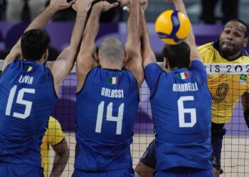 brasil-e-superado-pela-italia-na-estreia-do-volei-masculino-em-paris