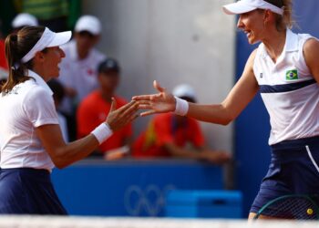 bia-haddad-estreia-com-vitoria-nas-duplas-ao-lado-de-luisa-stefani