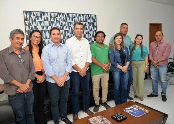 Prefeito Otoniel Teixeira recepciona integrantes da Associação dos Catadores de Materiais Recicláveis da Bahia – Rede Recicla